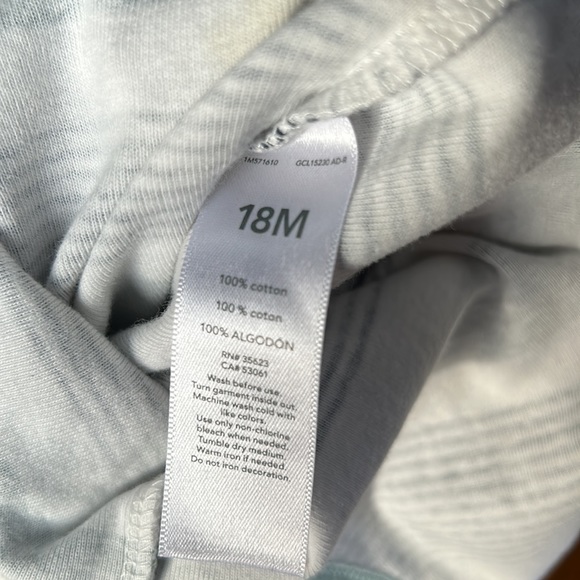 Carter’s long sleeve infant hoodie tee shirt. Infant size 18 months. - Picture 6 of 7